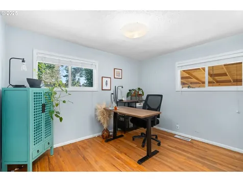 10602 NE Morris Street Portland OR 97220