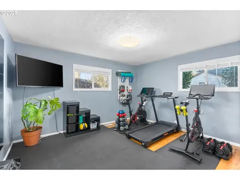 10602 NE Morris Street Portland OR 97220