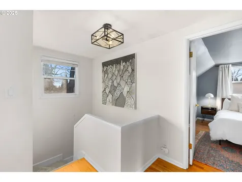 10602 NE Morris Street Portland OR 97220