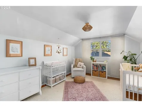10602 NE Morris Street Portland OR 97220
