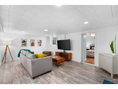 10602 NE Morris Street Portland OR 97220