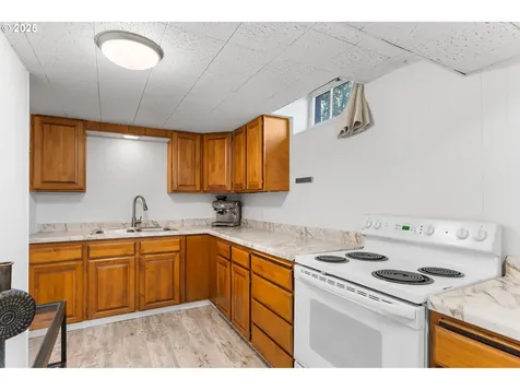 10602 NE Morris Street Portland OR 97220