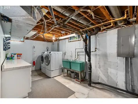 10602 NE Morris Street Portland OR 97220