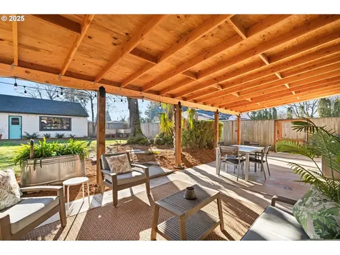 10602 NE Morris Street Portland OR 97220