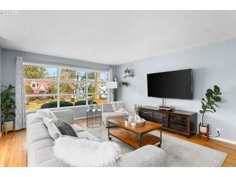 10602 NE Morris Street Portland OR 97220