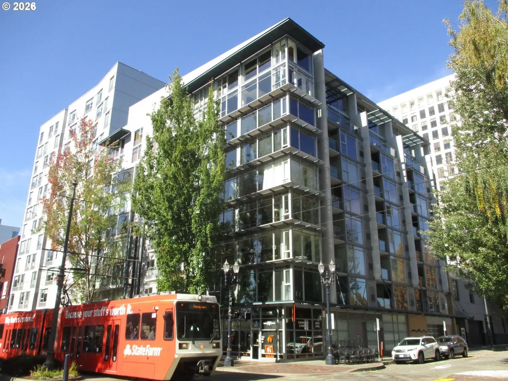 533 NE Holladay Street Portland OR 97232