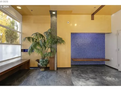 533 NE Holladay Street Portland OR 97232