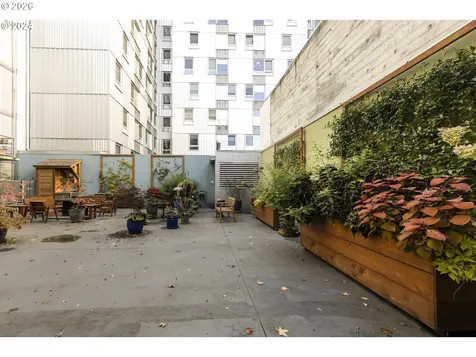 533 NE Holladay Street Portland OR 97232