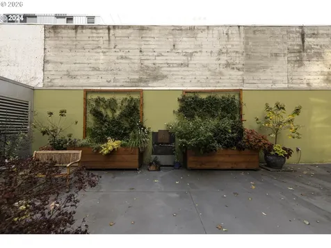 533 NE Holladay Street Portland OR 97232