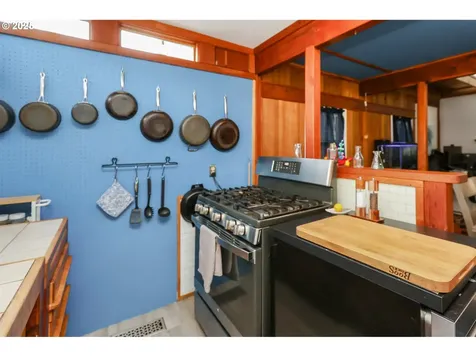 949 W 13th Avenue Eugene OR 97402