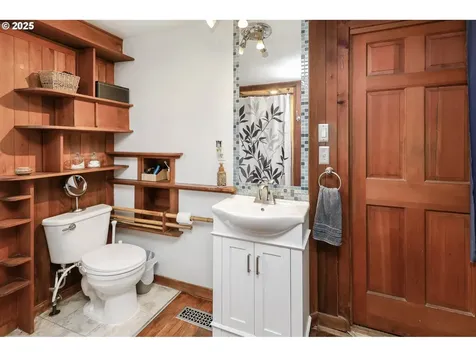 949 W 13th Avenue Eugene OR 97402