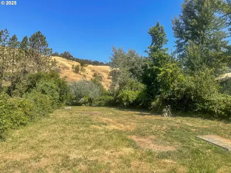 624 Tipton Road Roseburg OR 97471