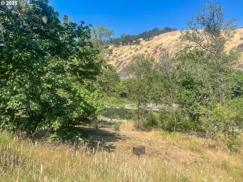 624 Tipton Road Roseburg OR 97471