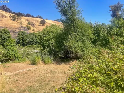 624 Tipton Road Roseburg OR 97471