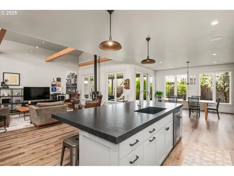 3476 Quail Meadow Way Eugene OR 97408