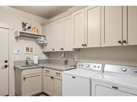 3476 Quail Meadow Way Eugene OR 97408