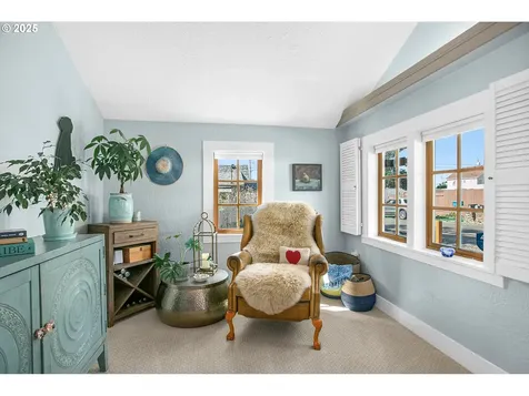 1522 NE 11th Street Lincoln City OR 97367