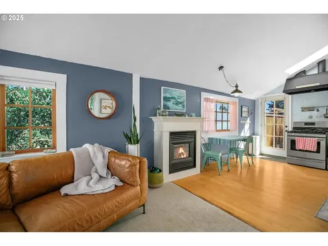 1522 NE 11th Street Lincoln City OR 97367