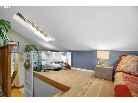 1522 NE 11th Street Lincoln City OR 97367