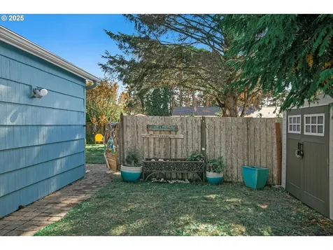 1522 NE 11th Street Lincoln City OR 97367