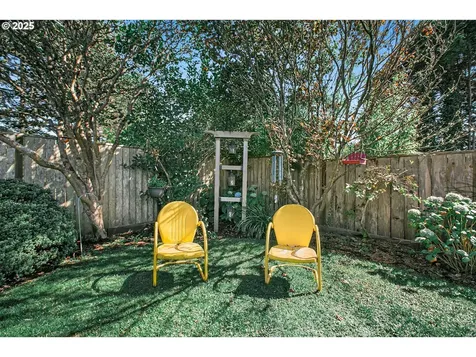 1522 NE 11th Street Lincoln City OR 97367