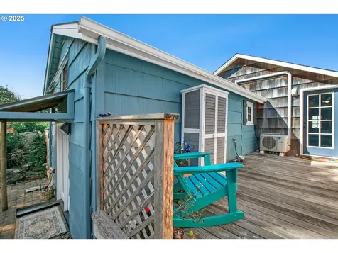1522 NE 11th Street Lincoln City OR 97367