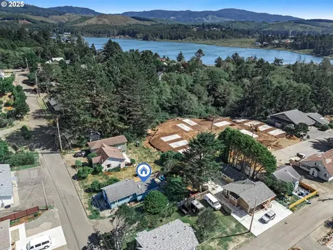 1522 NE 11th Street Lincoln City OR 97367