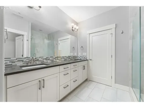 16115 NE 8th Street Vancouver WA 98684