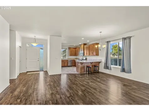 612 Stone View Way Kalama WA 98625