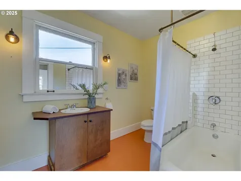 229 N Shaver Street Portland OR 97227