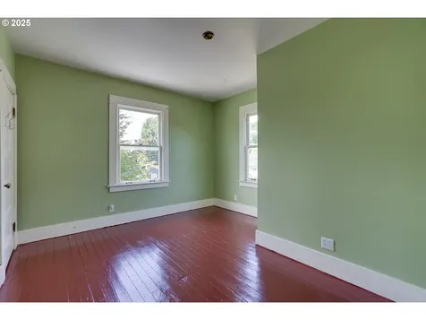 229 N Shaver Street Portland OR 97227