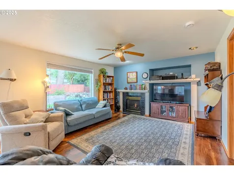 428 SE 11th Circle Troutdale OR 97060