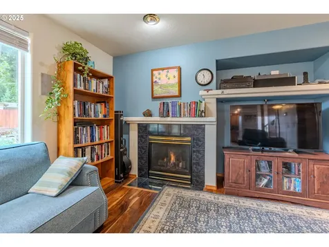 428 SE 11th Circle Troutdale OR 97060