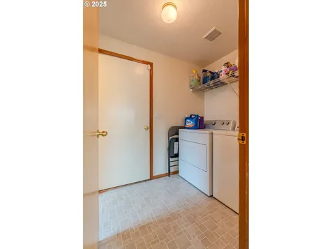 428 SE 11th Circle Troutdale OR 97060