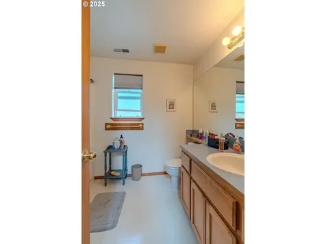 428 SE 11th Circle Troutdale OR 97060