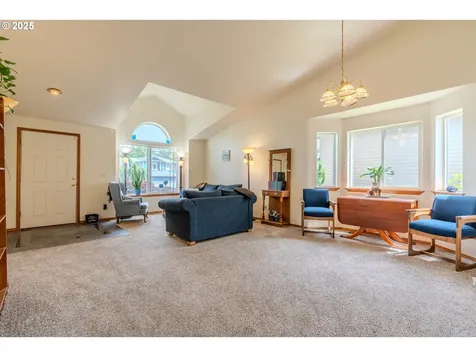 428 SE 11th Circle Troutdale OR 97060
