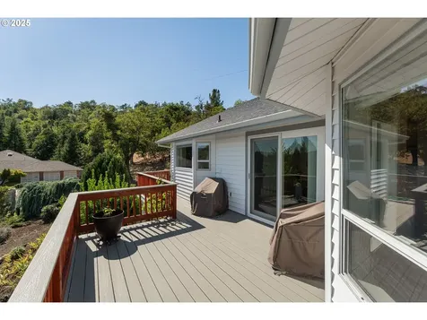 2839 NW Kline Street Roseburg OR 97471