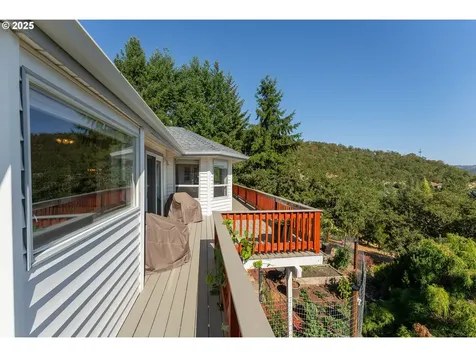 2839 NW Kline Street Roseburg OR 97471
