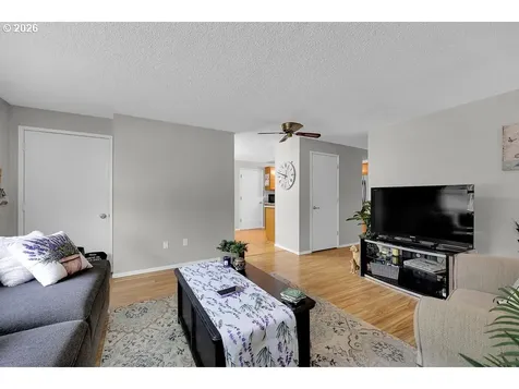 1435 W Harrison Avenue Cottage Grove OR 97424