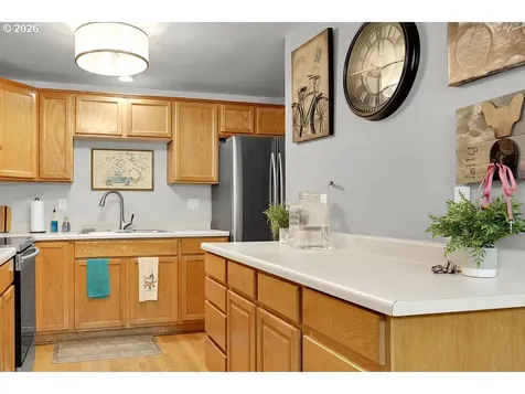 1435 W Harrison Avenue Cottage Grove OR 97424