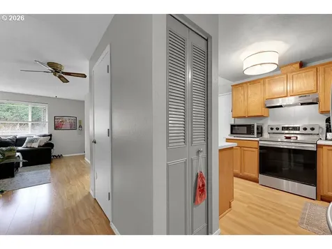 1435 W Harrison Avenue Cottage Grove OR 97424