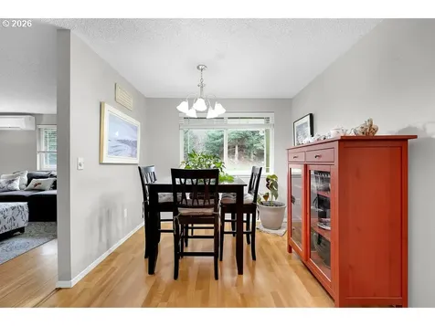 1435 W Harrison Avenue Cottage Grove OR 97424