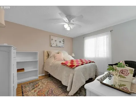 1435 W Harrison Avenue Cottage Grove OR 97424