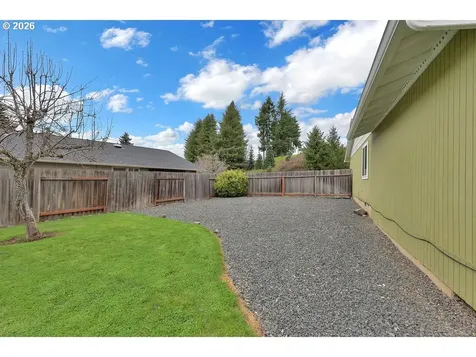 1435 W Harrison Avenue Cottage Grove OR 97424