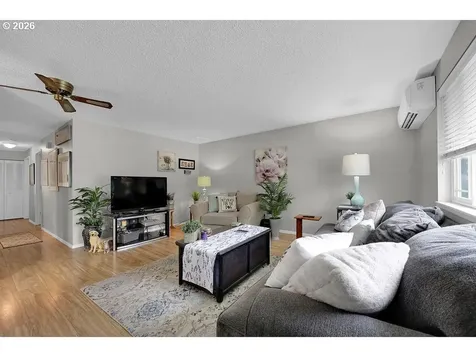 1435 W Harrison Avenue Cottage Grove OR 97424