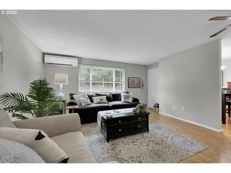 1435 W Harrison Avenue Cottage Grove OR 97424