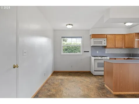 15182 Henrici Road Oregon City OR 97045
