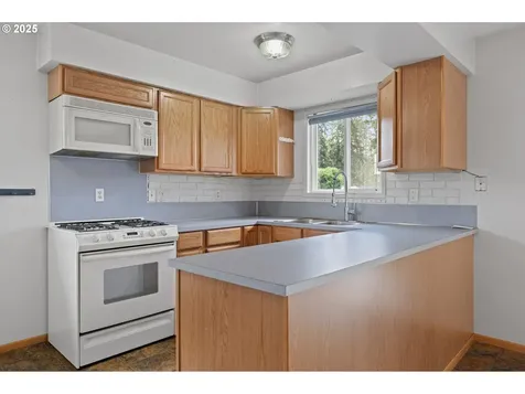 15182 Henrici Road Oregon City OR 97045