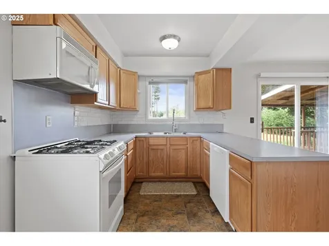 15182 Henrici Road Oregon City OR 97045
