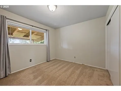 15182 Henrici Road Oregon City OR 97045